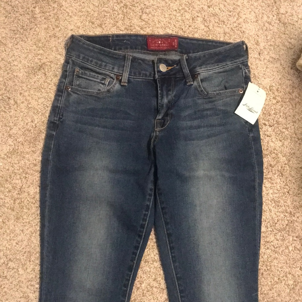 LUCKY BRAND regular 2/26 sized jeans. Tag still on, never worn.